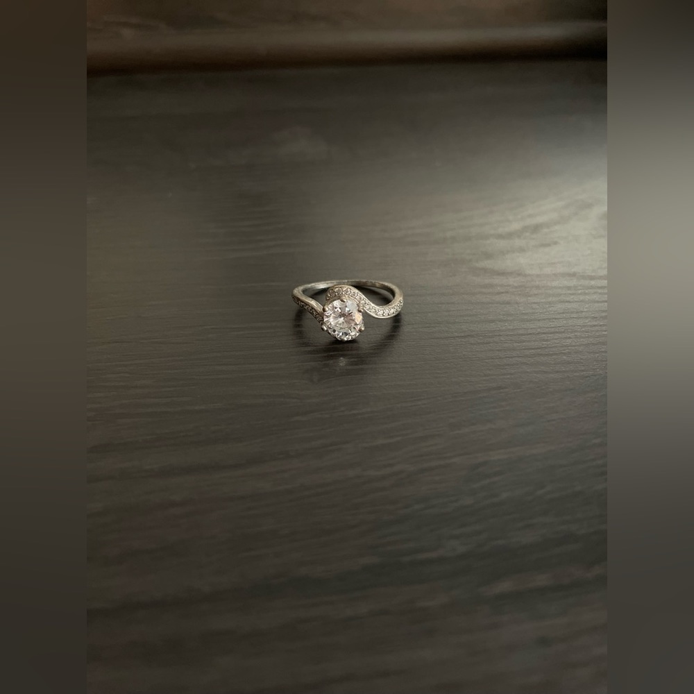 Style Ring - Picture 1 of 4